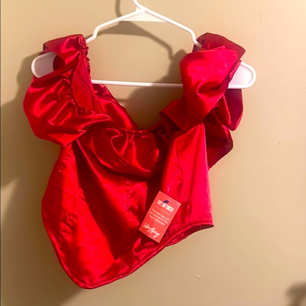 SATIN RED CORSET TOP WITH PUFFY SLEEVES